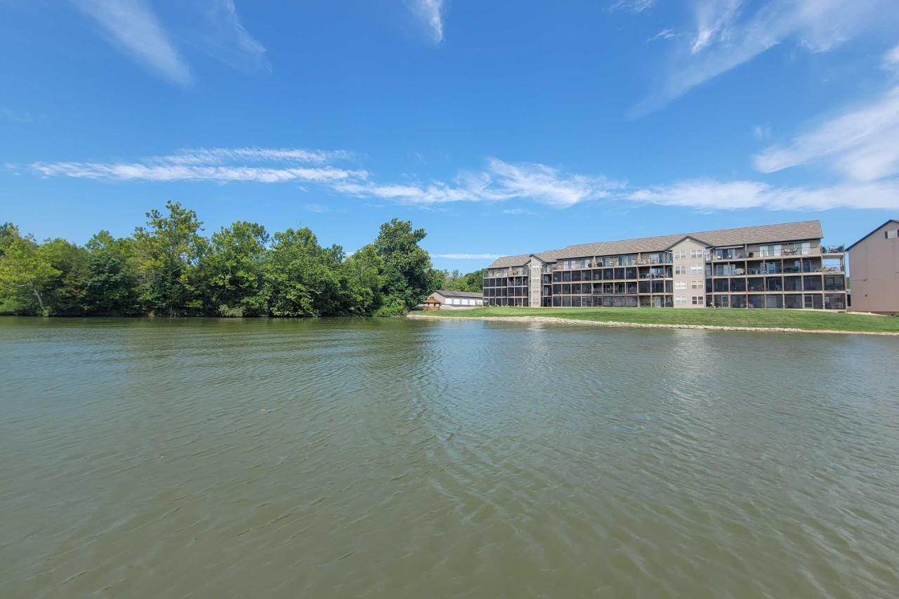 Step-Free Camdenton Condo With Boat Ramp, Dock, Slip Екстер'єр фото